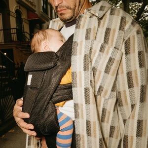 Ergo Omni Deluxe Mesh in Black Onyx 🖤 New Without Tags